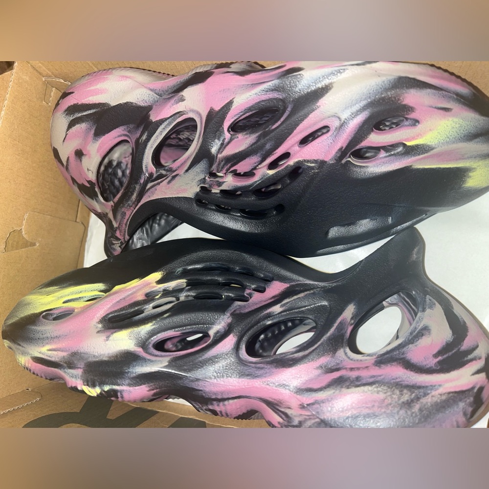 yeezy foam runners